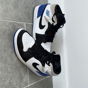 Jordan’s navy blue mid